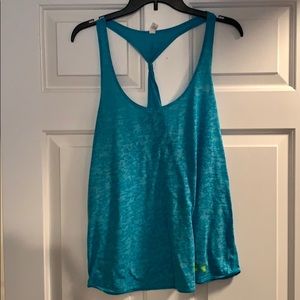 women’s under Armour tank top